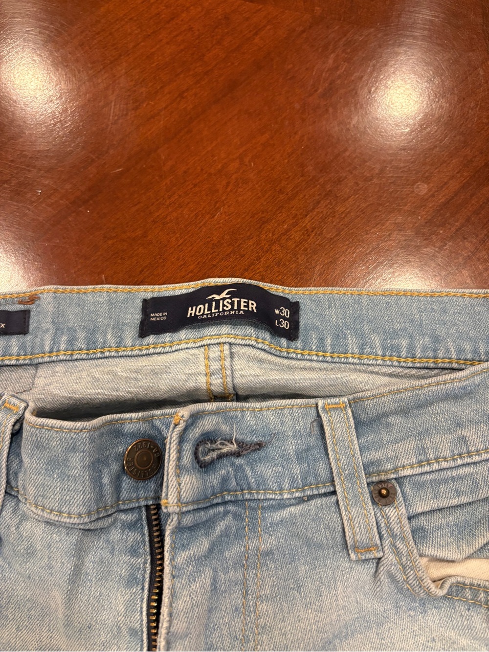 Hollister Light Wash High-Rise Women's Jeans